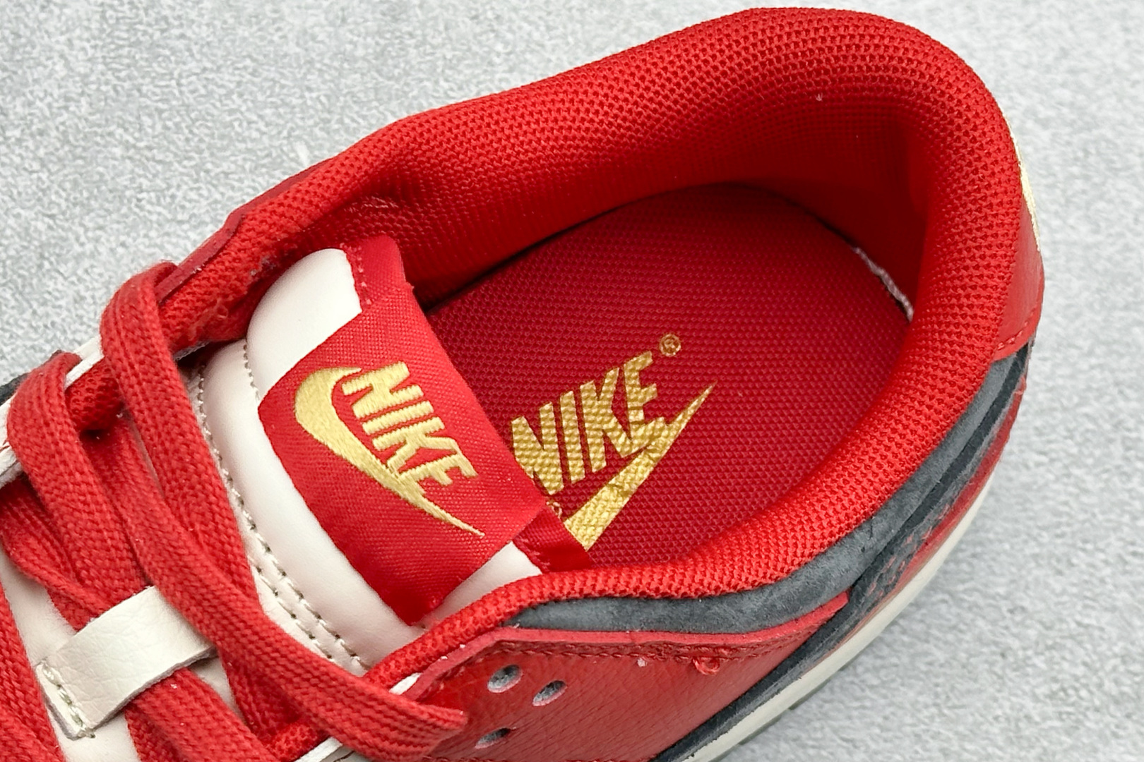 270 Nike Dunk Low Retro 马年限定 周年高端定制 低帮休闲板鞋 HG0026-015-Chinese UA Cheap High Quatity Brand Clothes Bags handbags Sneakers wholesale wholesaler seller from China Factory suppliers Fashion Clothing Shoes best Quality Beautiful Price 270 Nike Dunk Low Retro 马年限定 周年高端定制 低帮休闲板鞋 HG0026-015