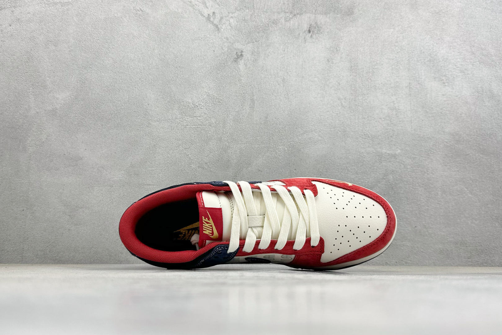 Nike Dunk Low Retro 马年限定 周年高端定制 低帮休闲板鞋 HG0026-011-Top High Quatity Cheap Sneakers Fashion Clothing Clothes Bags handbags Shoes of all Brand wholesale With The best Quality And Beautiful Price from China Factory Chinese suppliers wholesaler seller Nike Dunk Low Retro 马年限定 周年高端定制 低帮休闲板鞋 HG0026-011