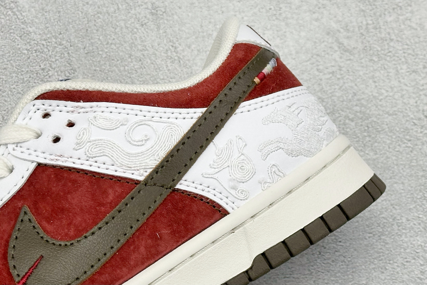 K版Nike SB Dunk Low 马年限定 高端定制 低帮休闲滑板鞋 IQ1118-220-Top High Quatity Cheap Sneakers Fashion Clothing Clothes Bags handbags Shoes of all Brand wholesale With The best Quality And Beautiful Price from China Factory Chinese suppliers wholesaler seller K版Nike SB Dunk Low 马年限定 高端定制 低帮休闲滑板鞋 IQ1118-220