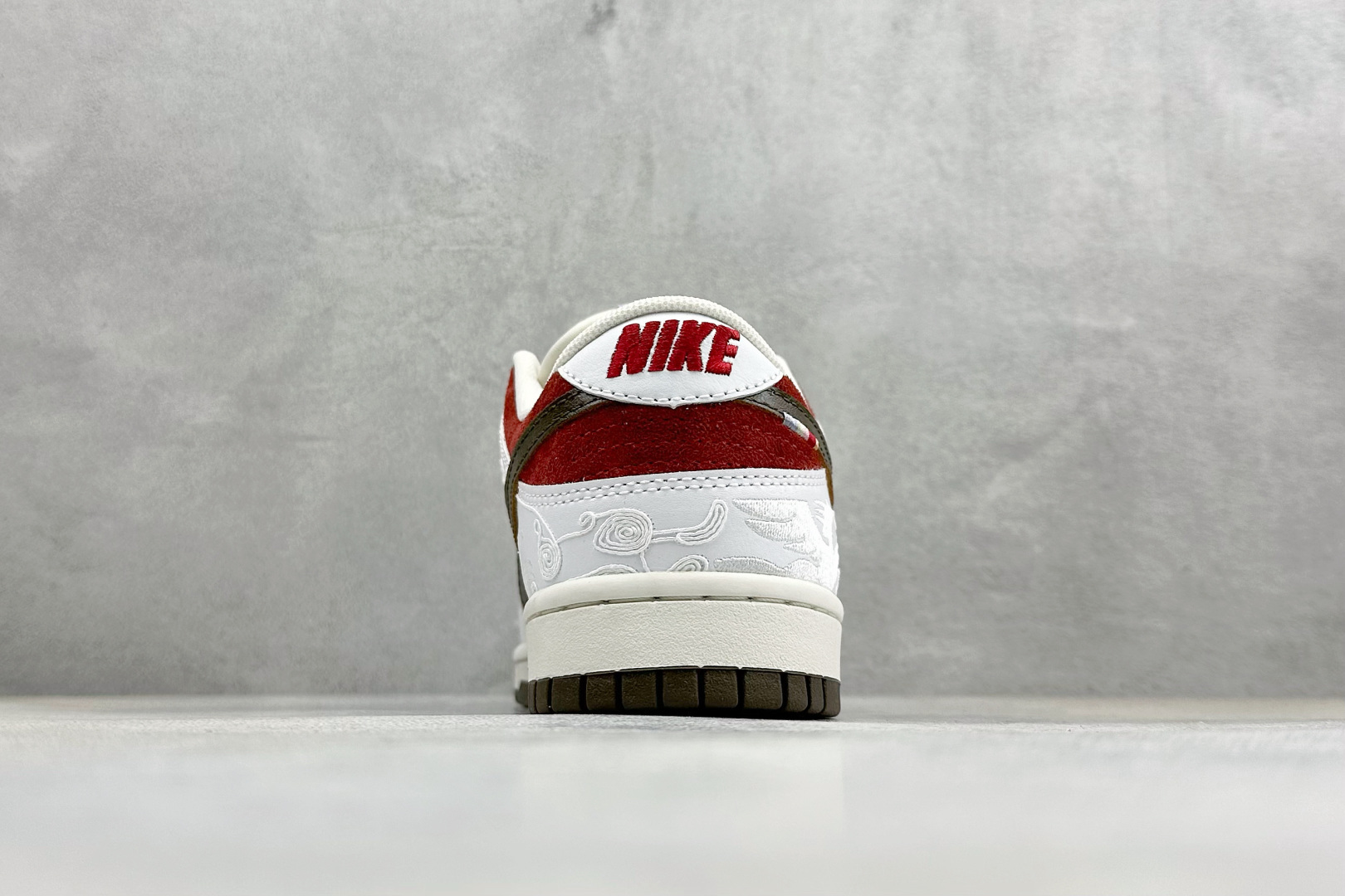 K版Nike SB Dunk Low 马年限定 高端定制 低帮休闲滑板鞋 IQ1118-220-Top High Quatity Cheap Sneakers Fashion Clothing Clothes Bags handbags Shoes of all Brand wholesale With The best Quality And Beautiful Price from China Factory Chinese suppliers wholesaler seller K版Nike SB Dunk Low 马年限定 高端定制 低帮休闲滑板鞋 IQ1118-220