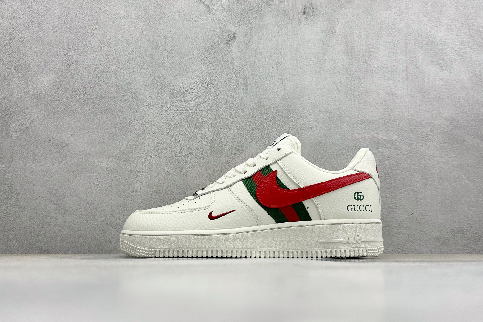 260 SC版Nike Air Force 1'07 Low 古驰联名 空军一号低帮休闲板鞋 XY9025-015-Chinese UA Cheap High Quatity Brand Clothes Bags handbags Sneakers wholesale wholesaler seller from China Factory suppliers Fashion Clothing Shoes best Quality Beautiful Price 260 SC版Nike Air Force 1'07 Low 古驰联名 空军一号低帮休闲板鞋 XY9025-015