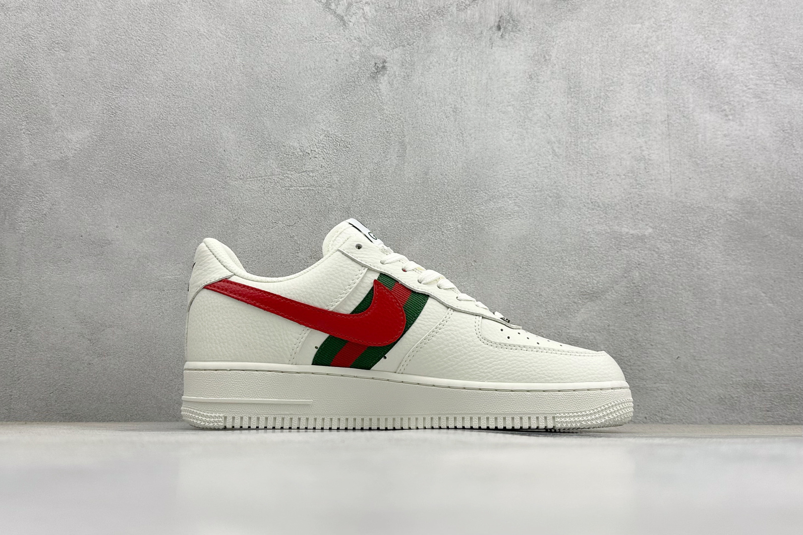 260 SC版Nike Air Force 1'07 Low 古驰联名 空军一号低帮休闲板鞋 XY9025-015-Chinese UA Cheap High Quatity Brand Clothes Bags handbags Sneakers wholesale wholesaler seller from China Factory suppliers Fashion Clothing Shoes best Quality Beautiful Price 260 SC版Nike Air Force 1'07 Low 古驰联名 空军一号低帮休闲板鞋 XY9025-015