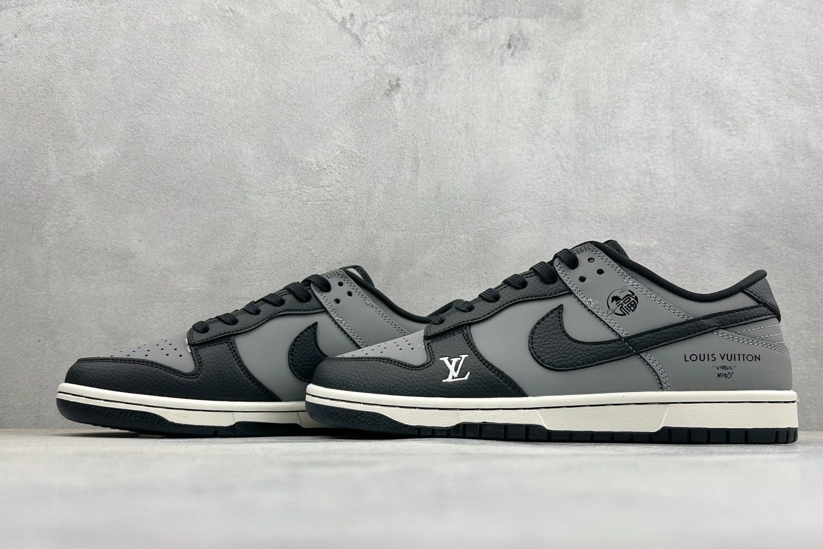 280 SC版Nike SB Dunk Low 马年限定 玄墨炭灰 高端定制 低帮休闲板鞋 NH0601-481-Chinese UA Cheap High Quatity Brand Clothes Bags handbags Sneakers wholesale wholesaler seller from China Factory suppliers Fashion Clothing Shoes best Quality Beautiful Price 280 SC版Nike SB Dunk Low 马年限定 玄墨炭灰 高端定制 低帮休闲板鞋 NH0601-481
