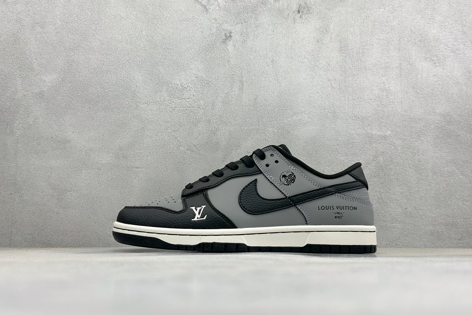 280 SC版Nike SB Dunk Low 马年限定 玄墨炭灰 高端定制 低帮休闲板鞋 NH0601-481-Chinese UA Cheap High Quatity Brand Clothes Bags handbags Sneakers wholesale wholesaler seller from China Factory suppliers Fashion Clothing Shoes best Quality Beautiful Price 280 SC版Nike SB Dunk Low 马年限定 玄墨炭灰 高端定制 低帮休闲板鞋 NH0601-481