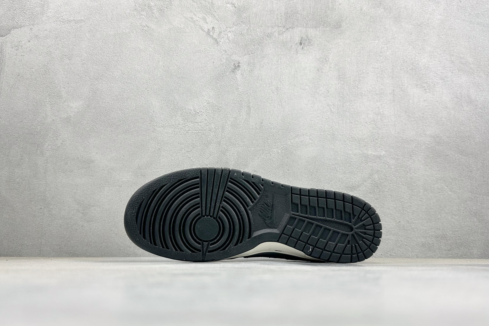 280 SC版Nike SB Dunk Low 马年限定 玄墨炭灰 高端定制 低帮休闲板鞋 NH0601-481-Chinese UA Cheap High Quatity Brand Clothes Bags handbags Sneakers wholesale wholesaler seller from China Factory suppliers Fashion Clothing Shoes best Quality Beautiful Price 280 SC版Nike SB Dunk Low 马年限定 玄墨炭灰 高端定制 低帮休闲板鞋 NH0601-481