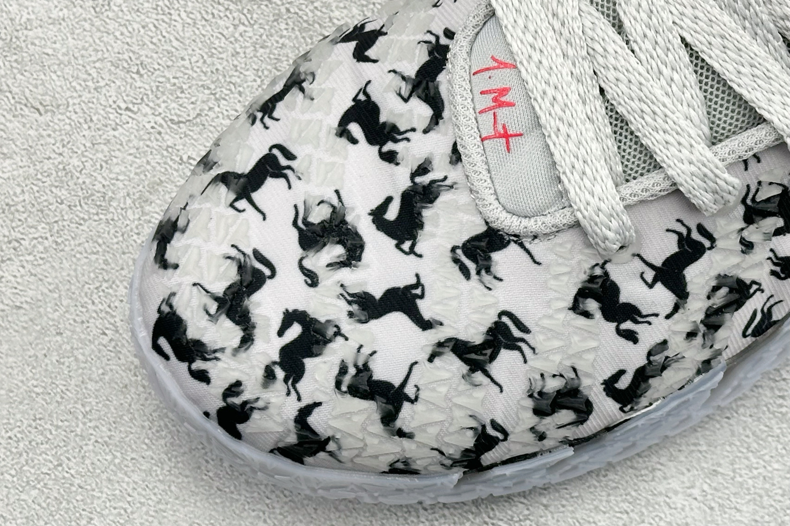 JA 3 XMAS PE EP 莫兰特三代 马年限定 实战低帮篮球鞋 HF2794-001-Top High Quatity Cheap Sneakers Fashion Clothing Clothes Bags handbags Shoes of all Brand wholesale With The best Quality And Beautiful Price from China Factory Chinese suppliers wholesaler seller JA 3 XMAS PE EP 莫兰特三代 马年限定 实战低帮篮球鞋 HF2794-001