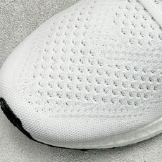 RS版Adidas Ultraboost 阿迪达斯 耐磨缓震休闲运动跑鞋 采用网材搭配反光皮革鞋面 配上 RS版Adidas Ultraboost 阿迪达斯 耐磨缓震休闲运动跑鞋 采用网材搭配反光皮革鞋面 配上