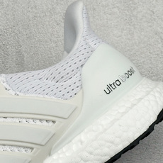 RS版Adidas Ultraboost 阿迪达斯 耐磨缓震休闲运动跑鞋 采用网材搭配反光皮革鞋面 配上 RS版Adidas Ultraboost 阿迪达斯 耐磨缓震休闲运动跑鞋 采用网材搭配反光皮革鞋面 配上