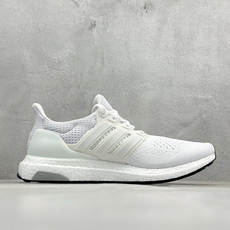 RS版Adidas Ultraboost 阿迪达斯 耐磨缓震休闲运动跑鞋 采用网材搭配反光皮革鞋面 配上 RS版Adidas Ultraboost 阿迪达斯 耐磨缓震休闲运动跑鞋 采用网材搭配反光皮革鞋面 配上
