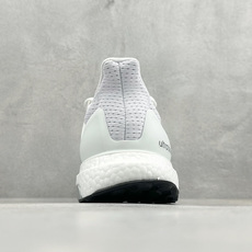 RS版Adidas Ultraboost 阿迪达斯 耐磨缓震休闲运动跑鞋 采用网材搭配反光皮革鞋面 配上 RS版Adidas Ultraboost 阿迪达斯 耐磨缓震休闲运动跑鞋 采用网材搭配反光皮革鞋面 配上