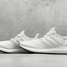 RS版Adidas Ultraboost 阿迪达斯 耐磨缓震休闲运动跑鞋 采用网材搭配反光皮革鞋面 配上 RS版Adidas Ultraboost 阿迪达斯 耐磨缓震休闲运动跑鞋 采用网材搭配反光皮革鞋面 配上
