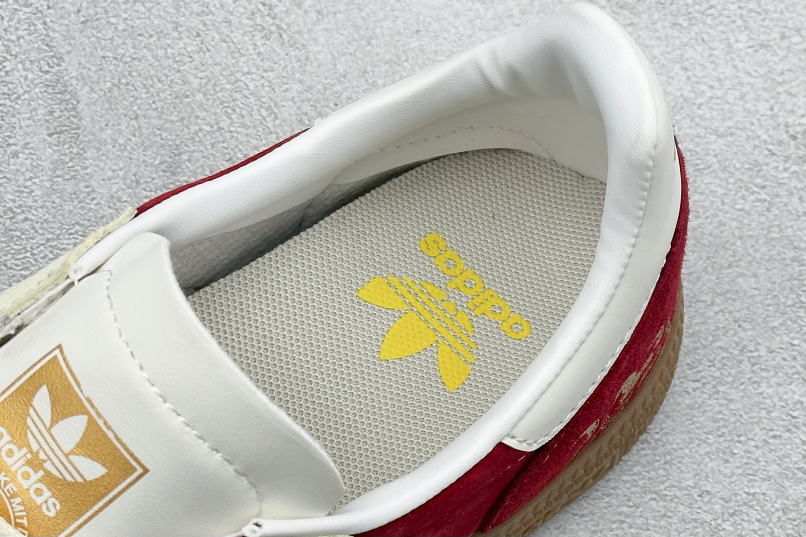 240 Adidas Handball Spezial 马年限定 麂皮阿迪经典复古休闲板鞋 LX0924