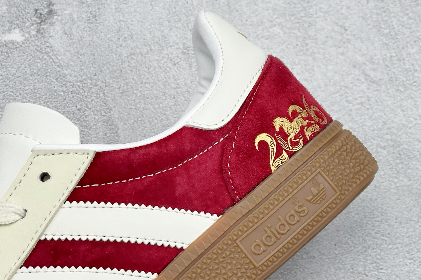240 Adidas Handball Spezial 马年限定 麂皮阿迪经典复古休闲板鞋 LX0924