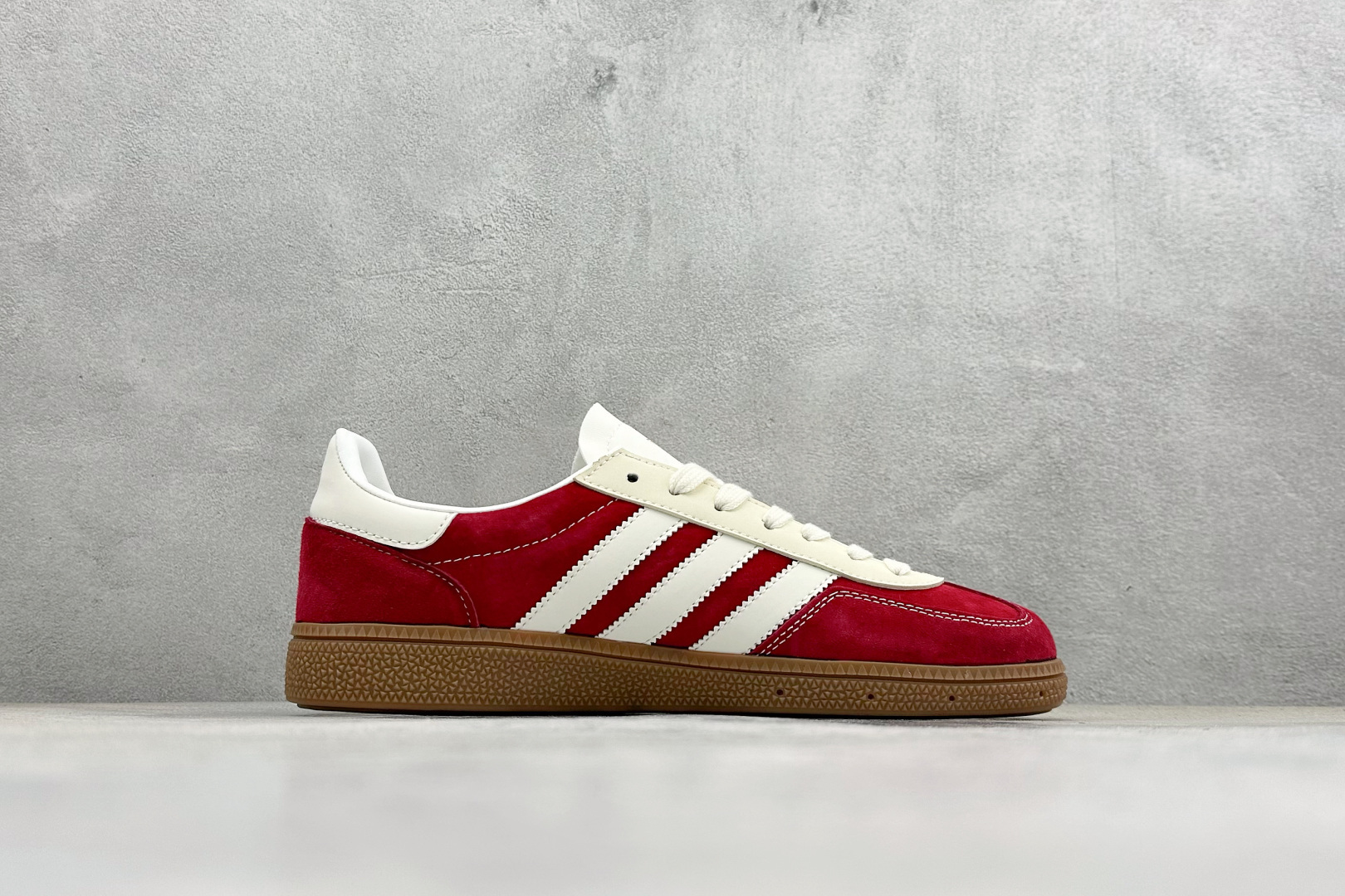 240 Adidas Handball Spezial 马年限定 麂皮阿迪经典复古休闲板鞋 LX0924
