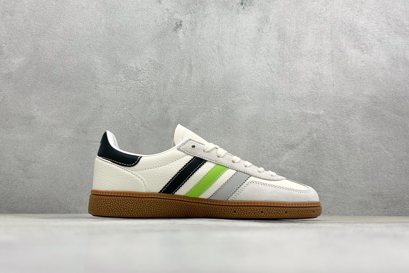 240 Adidas Handball Spezial 马年限定 麂皮阿迪经典复古休闲板鞋 LX0919