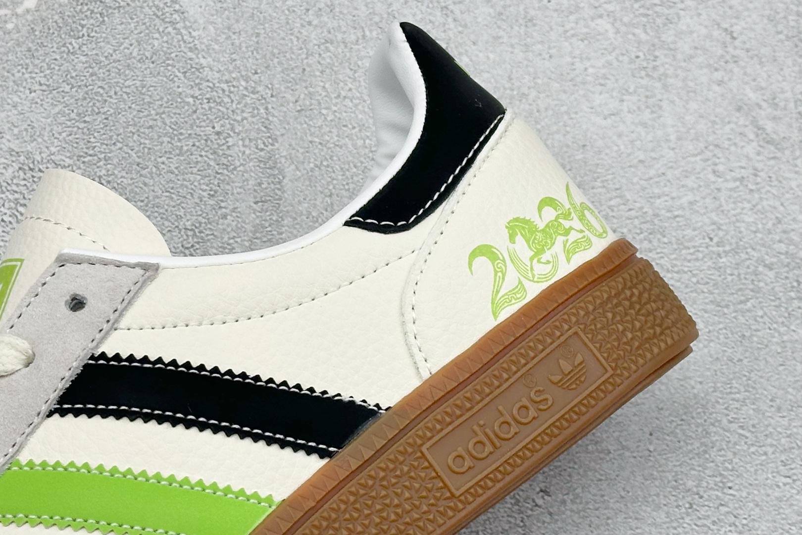 240 Adidas Handball Spezial 马年限定 麂皮阿迪经典复古休闲板鞋 LX0919