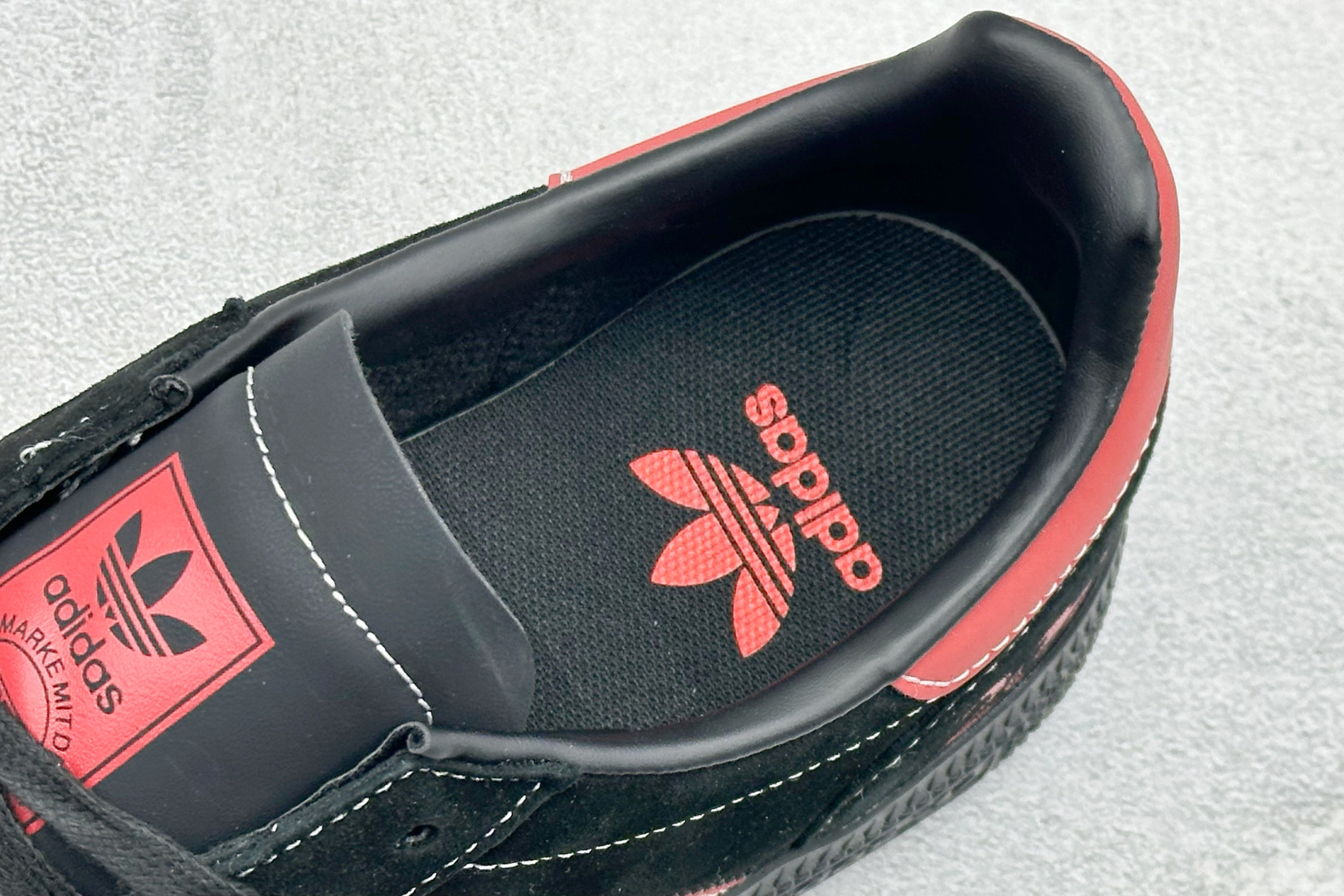 240 Adidas Handball Spezial 2026马年限定 麂皮阿迪经典复古休闲板鞋 LX0920-Chinese UA Cheap High Quatity Brand Clothes Bags handbags Sneakers wholesale wholesaler seller from China Factory suppliers Fashion Clothing Shoes best Quality Beautiful Price 240 Adidas Handball Spezial 2026马年限定 麂皮阿迪经典复古休闲板鞋 LX0920