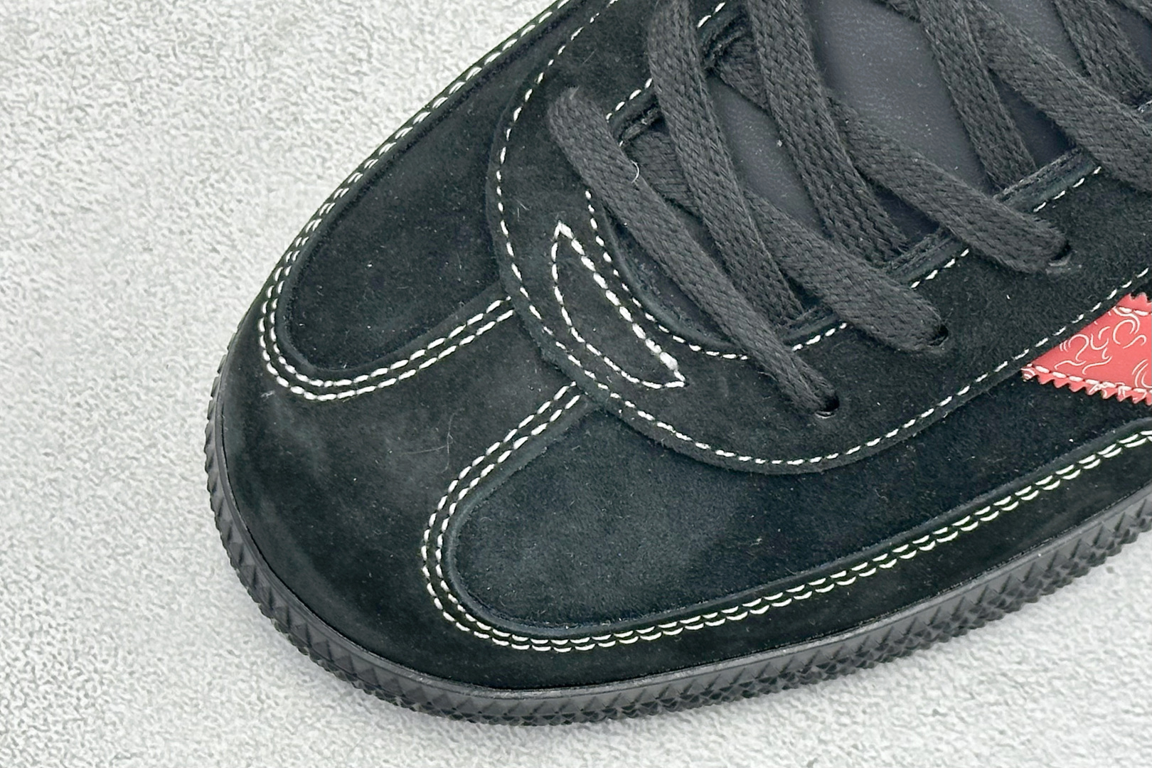 240 Adidas Handball Spezial 2026马年限定 麂皮阿迪经典复古休闲板鞋 LX0920-Chinese UA Cheap High Quatity Brand Clothes Bags handbags Sneakers wholesale wholesaler seller from China Factory suppliers Fashion Clothing Shoes best Quality Beautiful Price 240 Adidas Handball Spezial 2026马年限定 麂皮阿迪经典复古休闲板鞋 LX0920