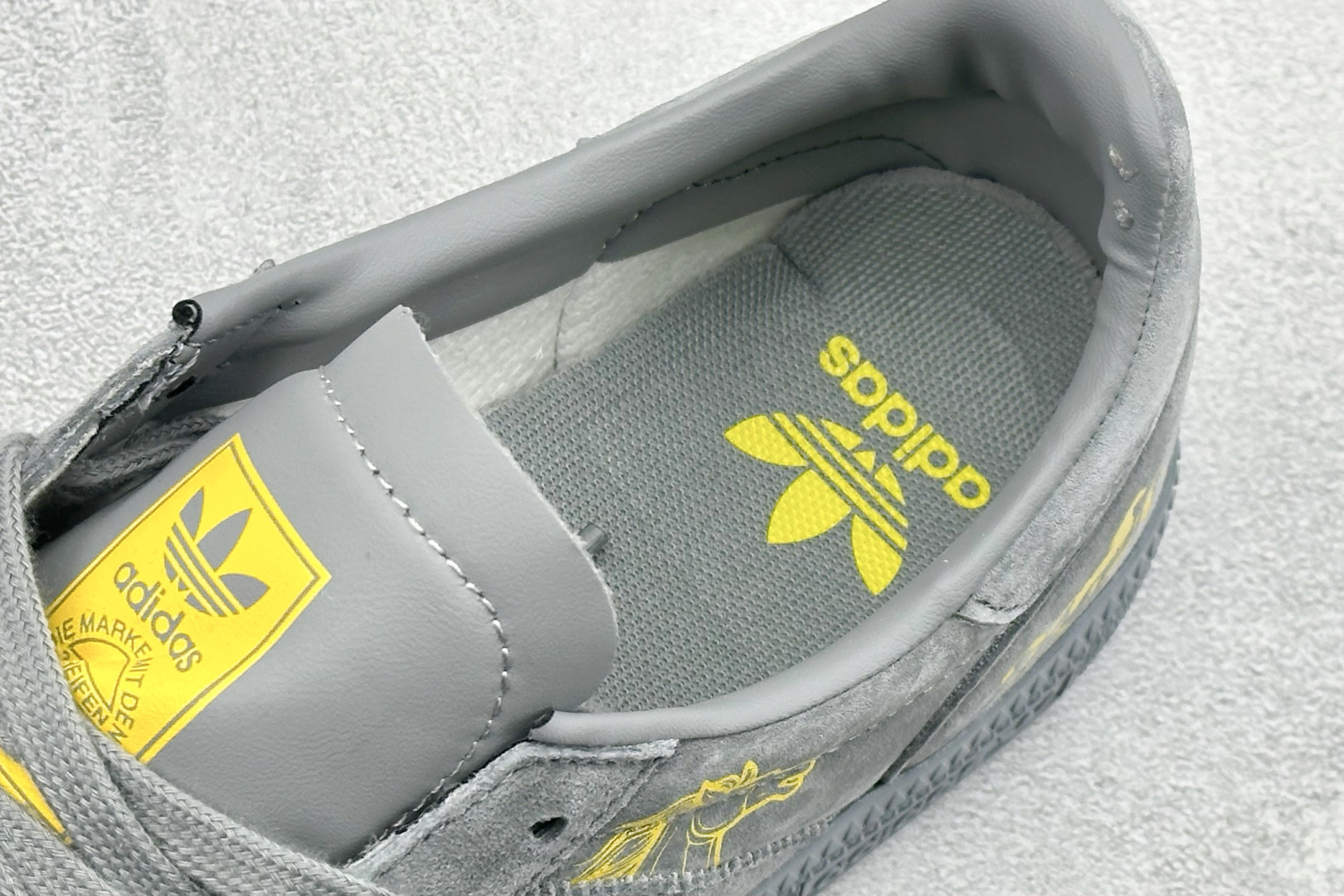240 Adidas Handball Spezial 2026马年限定 麂皮阿迪经典复古休闲板鞋 ZH2608