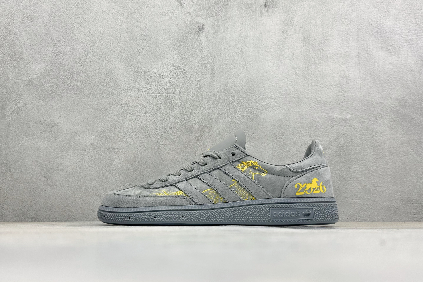 240 Adidas Handball Spezial 2026马年限定 麂皮阿迪经典复古休闲板鞋 ZH2608