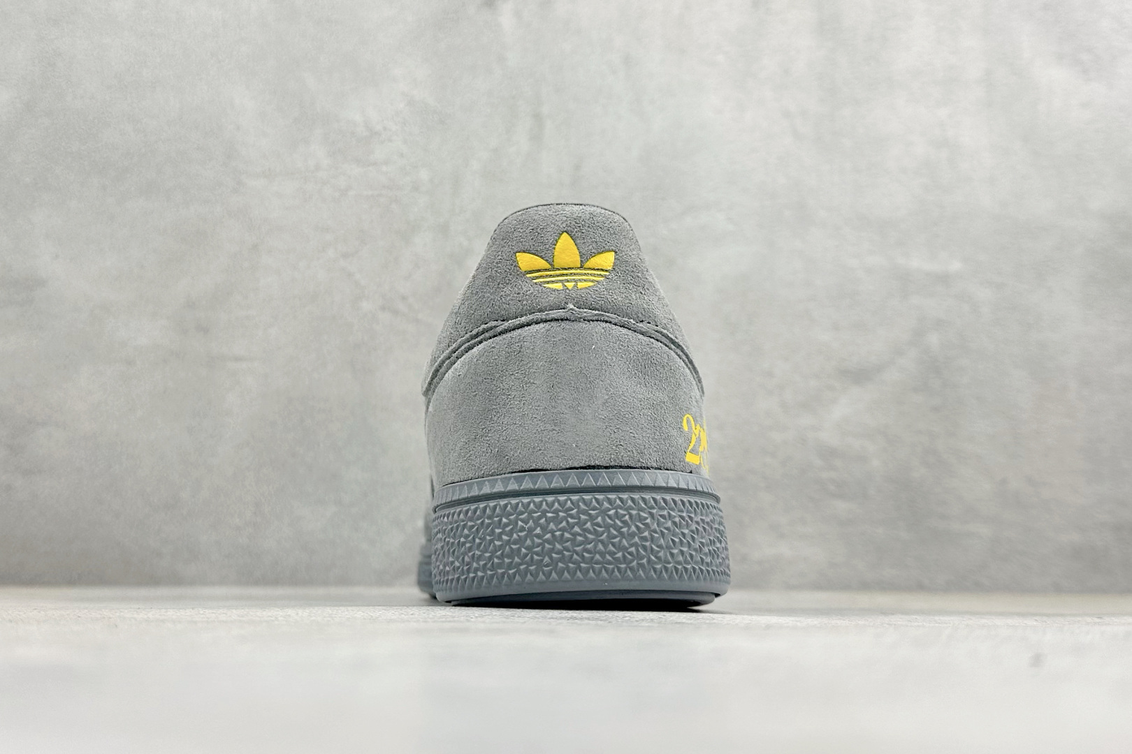 240 Adidas Handball Spezial 2026马年限定 麂皮阿迪经典复古休闲板鞋 ZH2608