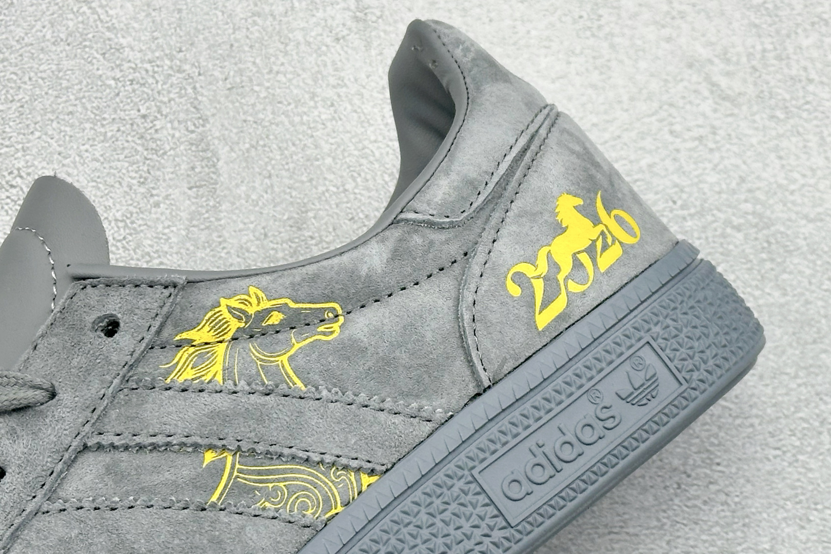 240 Adidas Handball Spezial 2026马年限定 麂皮阿迪经典复古休闲板鞋 ZH2608
