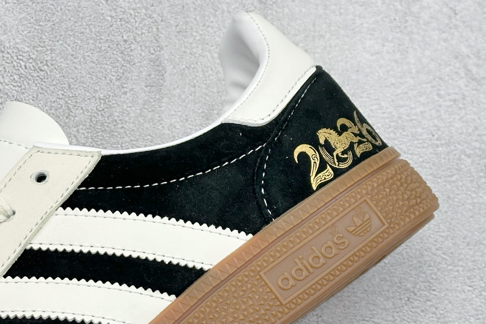 240 Adidas Handball Spezial 2026马年限定 麂皮阿迪经典复古休闲板鞋 LX0922