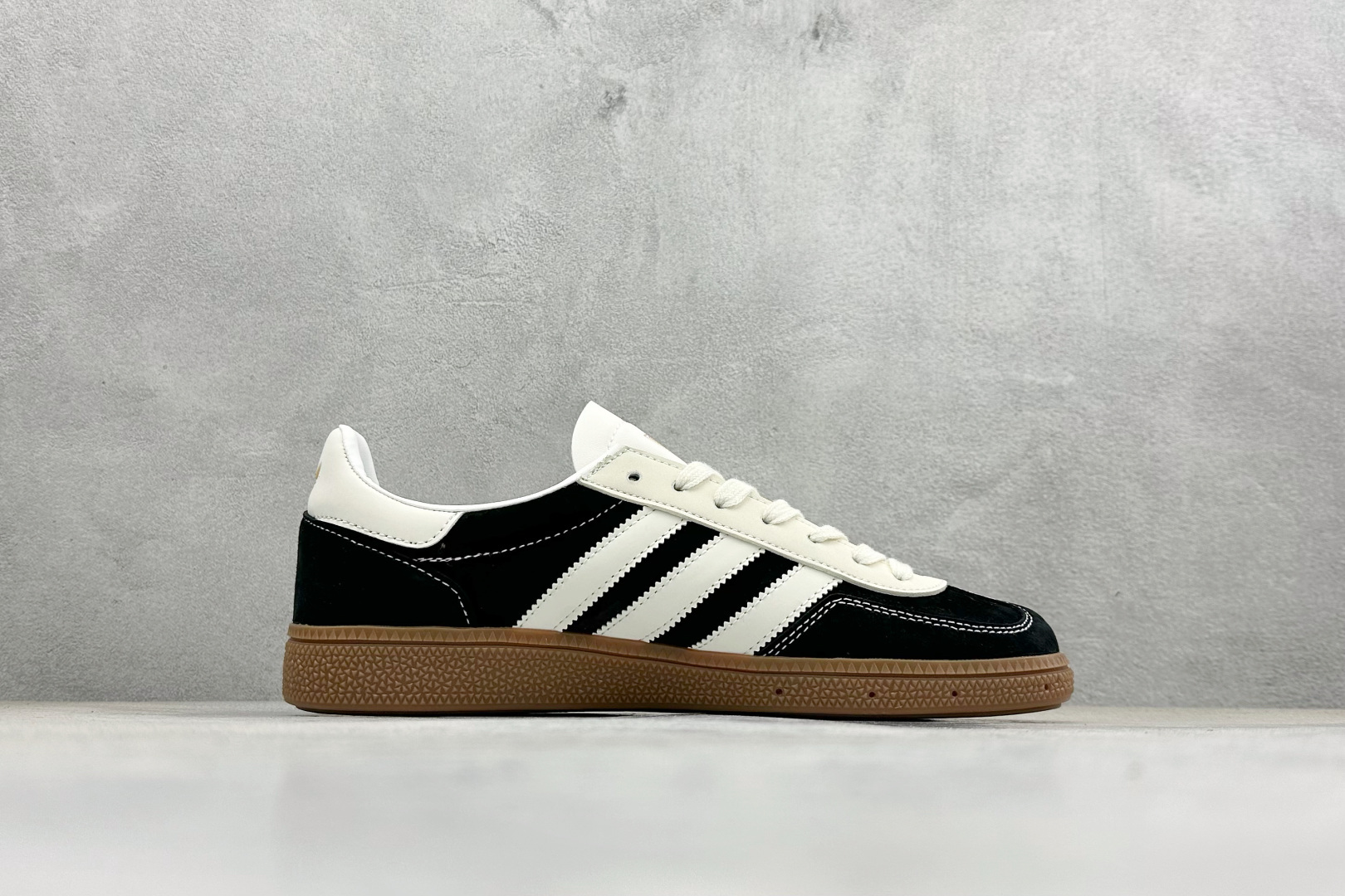 240 Adidas Handball Spezial 2026马年限定 麂皮阿迪经典复古休闲板鞋 LX0922