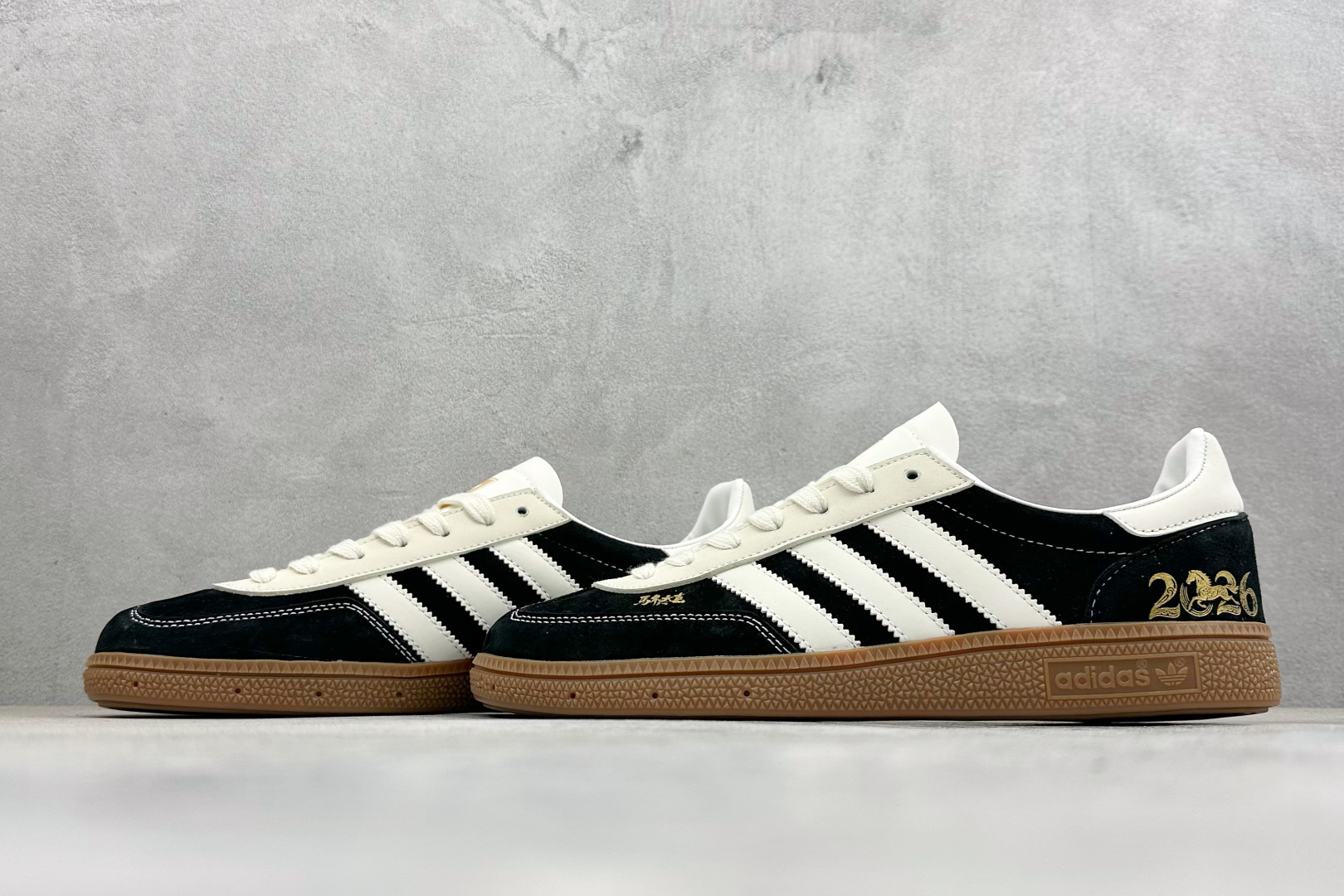 240 Adidas Handball Spezial 2026马年限定 麂皮阿迪经典复古休闲板鞋 LX0922