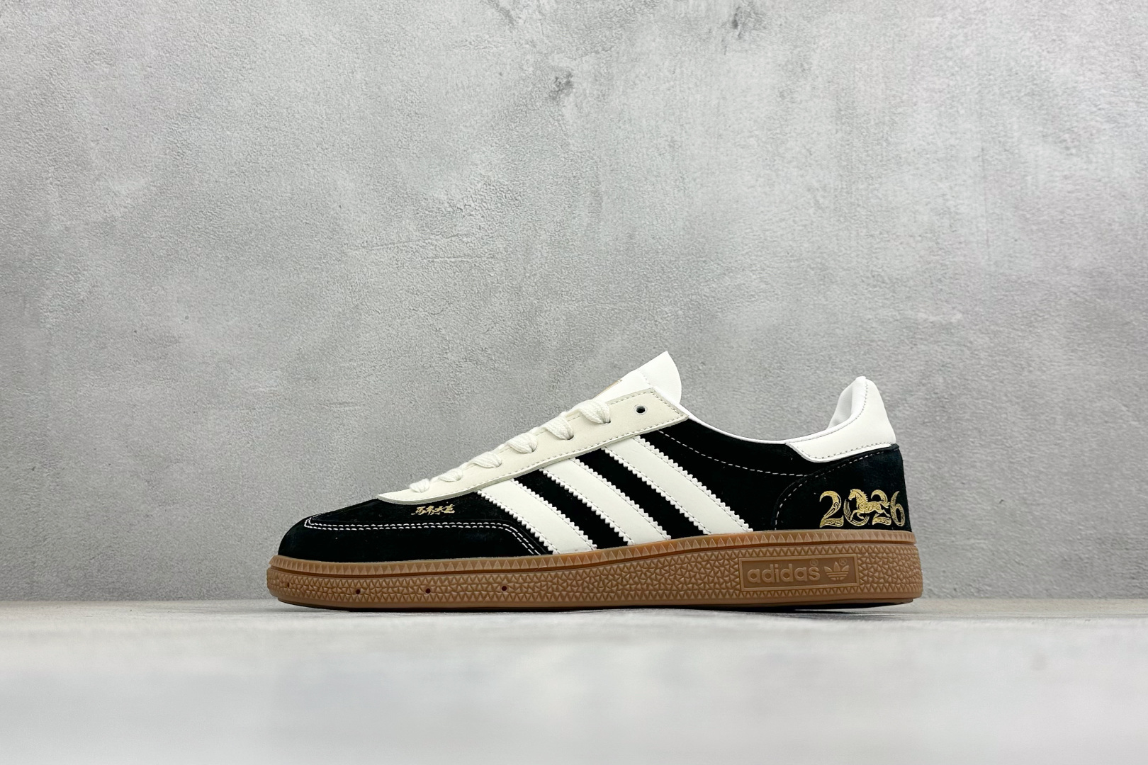 240 Adidas Handball Spezial 2026马年限定 麂皮阿迪经典复古休闲板鞋 LX0922