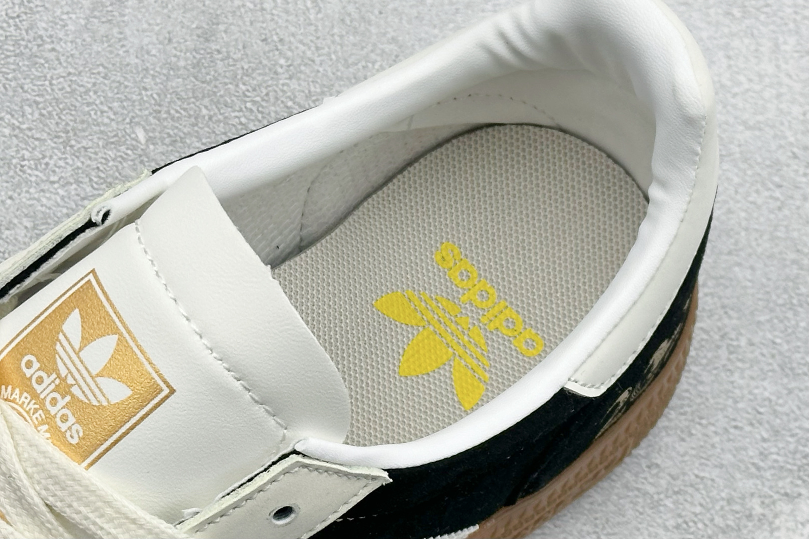 240 Adidas Handball Spezial 2026马年限定 麂皮阿迪经典复古休闲板鞋 LX0922