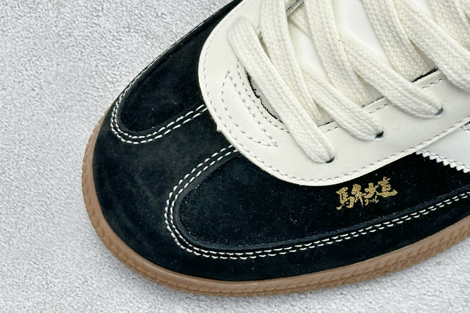 240 Adidas Handball Spezial 2026马年限定 麂皮阿迪经典复古休闲板鞋 LX0922
