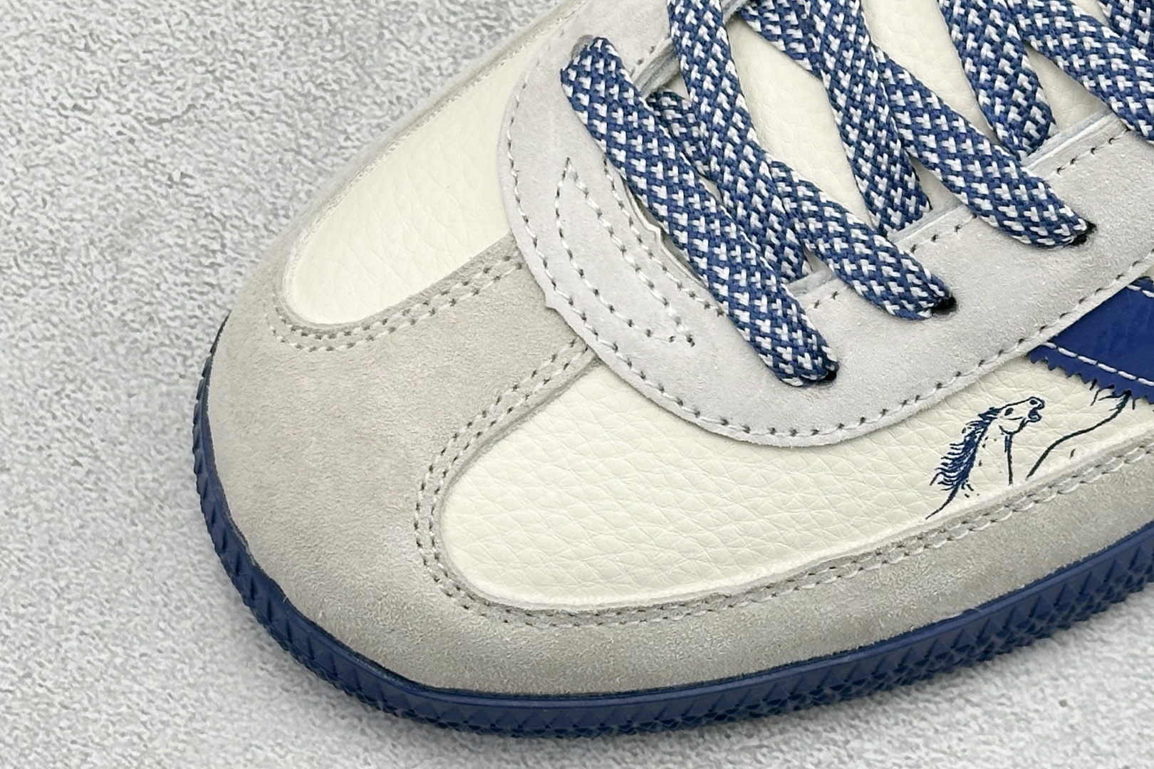 220 Adidas Handball Spezial 马年限定 麂皮阿迪经典复古休闲板鞋 SD6835-Chinese UA Cheap High Quatity Brand Clothes Bags handbags Sneakers wholesale wholesaler seller from China Factory suppliers Fashion Clothing Shoes best Quality Beautiful Price 220 Adidas Handball Spezial 马年限定 麂皮阿迪经典复古休闲板鞋 SD6835