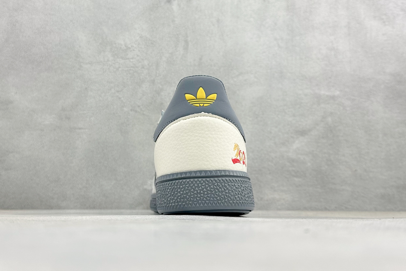 220 Adidas Handball Spezial 马年限定 麂皮阿迪经典复古休闲板鞋 SD6837-Chinese UA Cheap High Quatity Brand Clothes Bags handbags Sneakers wholesale wholesaler seller from China Factory suppliers Fashion Clothing Shoes best Quality Beautiful Price 220 Adidas Handball Spezial 马年限定 麂皮阿迪经典复古休闲板鞋 SD6837