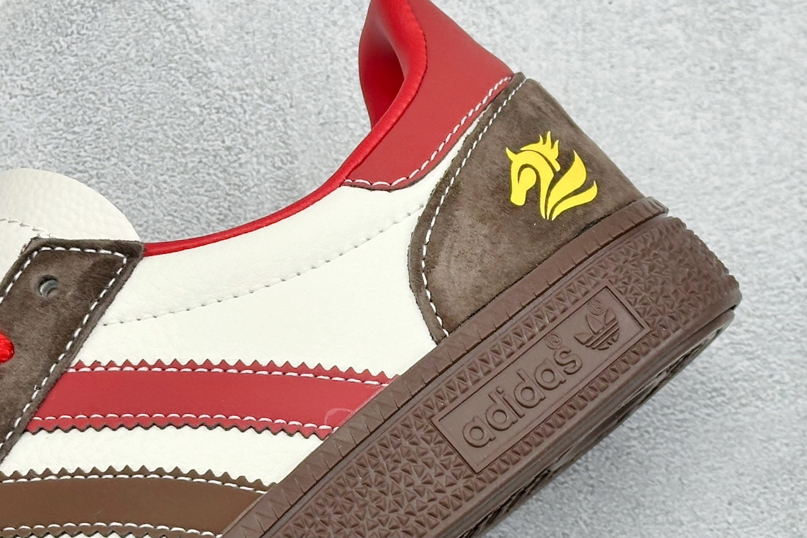 Adidas Handball Spezial 马年限定 麂皮阿迪经典复古休闲板鞋 SD6834-Top High Quatity Cheap Sneakers Fashion Clothing Clothes Bags handbags Shoes of all Brand wholesale With The best Quality And Beautiful Price from China Factory Chinese suppliers wholesaler seller Adidas Handball Spezial 马年限定 麂皮阿迪经典复古休闲板鞋 SD6834