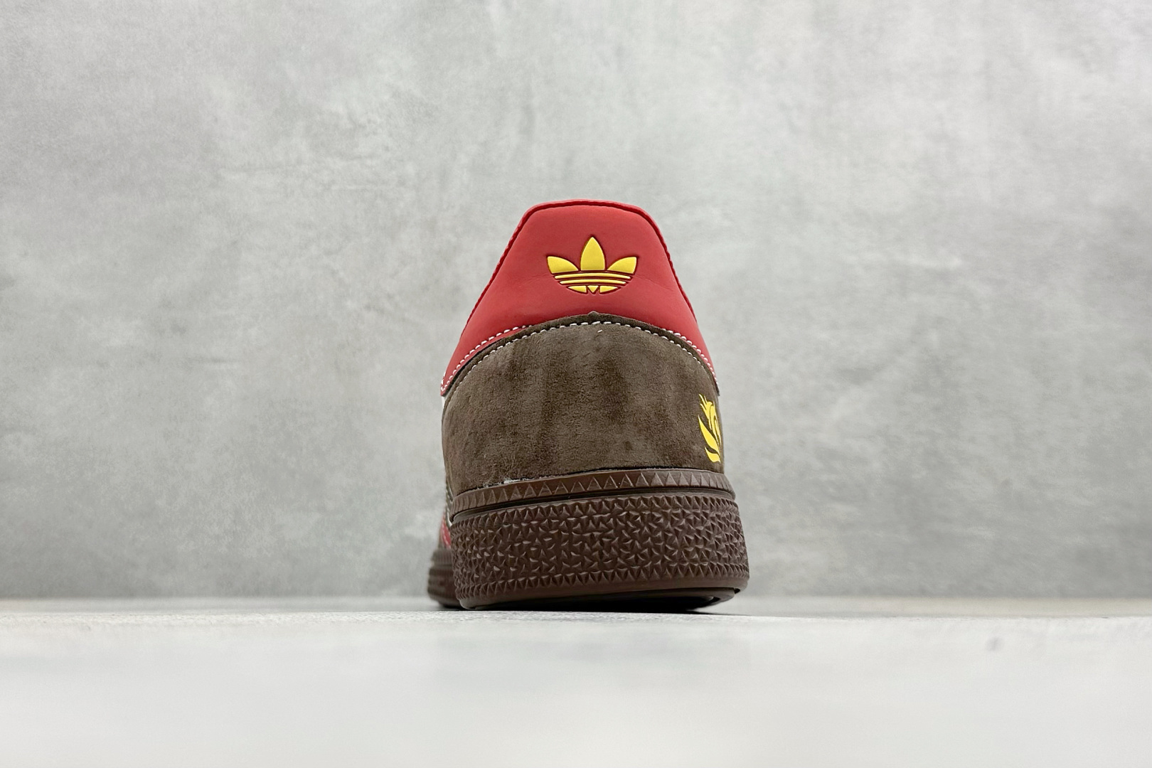 Adidas Handball Spezial 马年限定 麂皮阿迪经典复古休闲板鞋 SD6834-Top High Quatity Cheap Sneakers Fashion Clothing Clothes Bags handbags Shoes of all Brand wholesale With The best Quality And Beautiful Price from China Factory Chinese suppliers wholesaler seller Adidas Handball Spezial 马年限定 麂皮阿迪经典复古休闲板鞋 SD6834