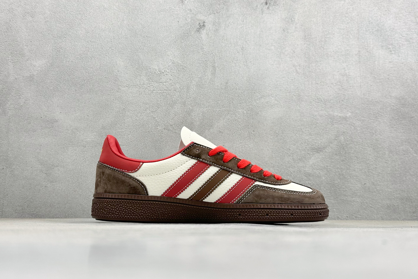 Adidas Handball Spezial 马年限定 麂皮阿迪经典复古休闲板鞋 SD6834-Top High Quatity Cheap Sneakers Fashion Clothing Clothes Bags handbags Shoes of all Brand wholesale With The best Quality And Beautiful Price from China Factory Chinese suppliers wholesaler seller Adidas Handball Spezial 马年限定 麂皮阿迪经典复古休闲板鞋 SD6834