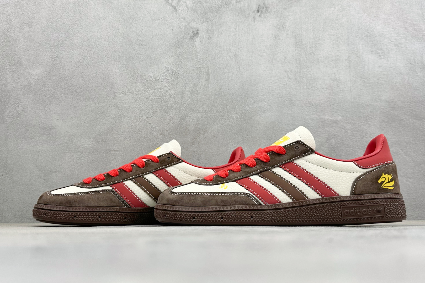 Adidas Handball Spezial 马年限定 麂皮阿迪经典复古休闲板鞋 SD6834-Top High Quatity Cheap Sneakers Fashion Clothing Clothes Bags handbags Shoes of all Brand wholesale With The best Quality And Beautiful Price from China Factory Chinese suppliers wholesaler seller Adidas Handball Spezial 马年限定 麂皮阿迪经典复古休闲板鞋 SD6834