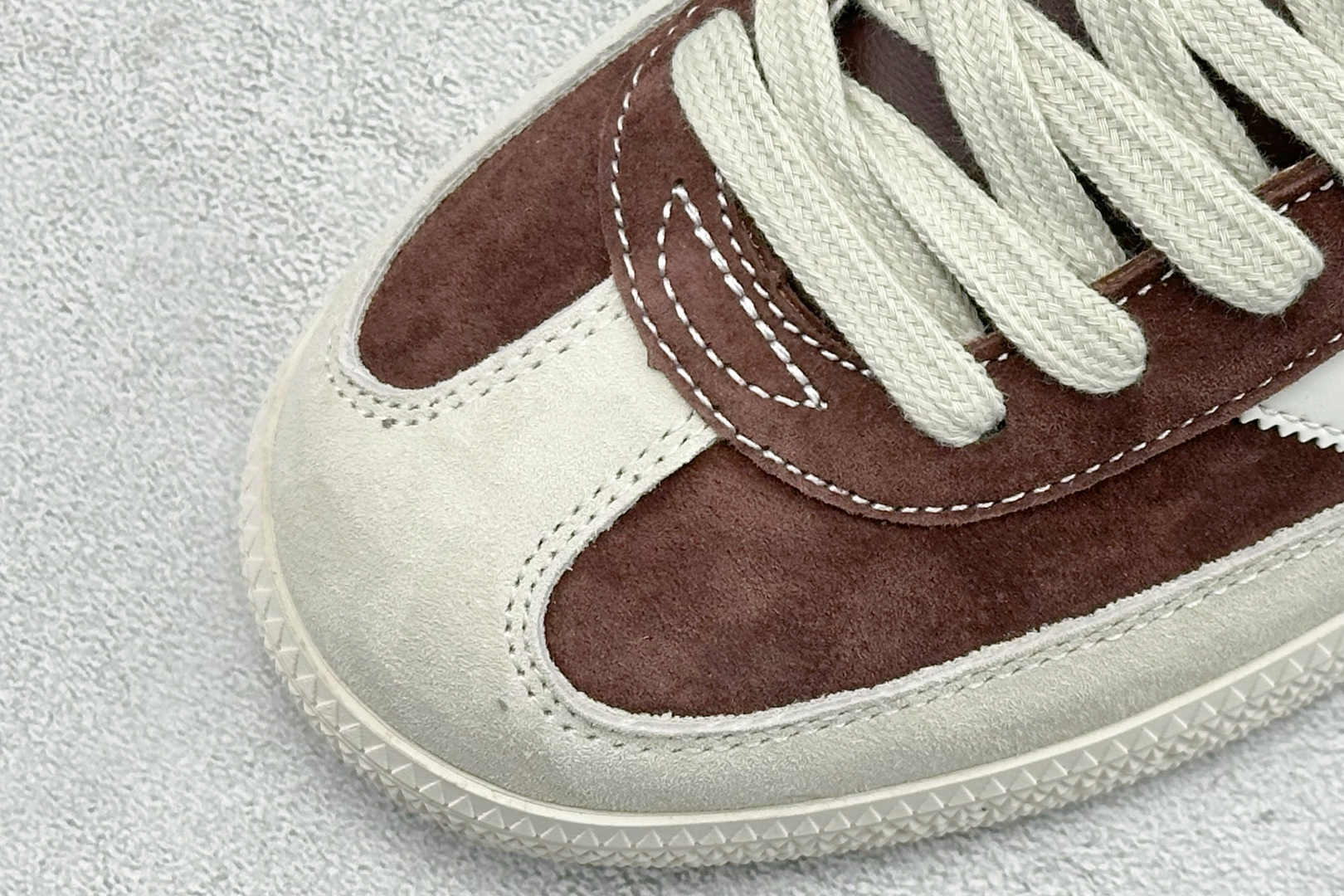 240 Adidas Handball Spezial 马年限定 麂皮阿迪经典复古休闲板鞋 ZH2604