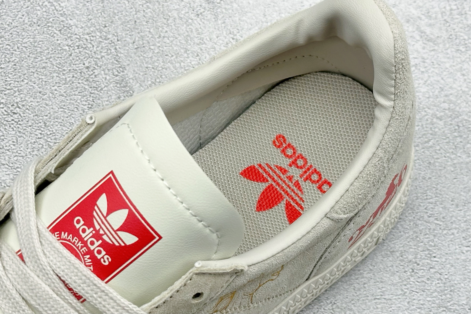 Adidas Handball Spezial 2026马年限定 麂皮阿迪经典复古休闲板鞋 ZH2607-Top High Quatity Cheap Sneakers Fashion Clothing Clothes Bags handbags Shoes of all Brand wholesale With The best Quality And Beautiful Price from China Factory Chinese suppliers wholesaler seller Adidas Handball Spezial 2026马年限定 麂皮阿迪经典复古休闲板鞋 ZH2607