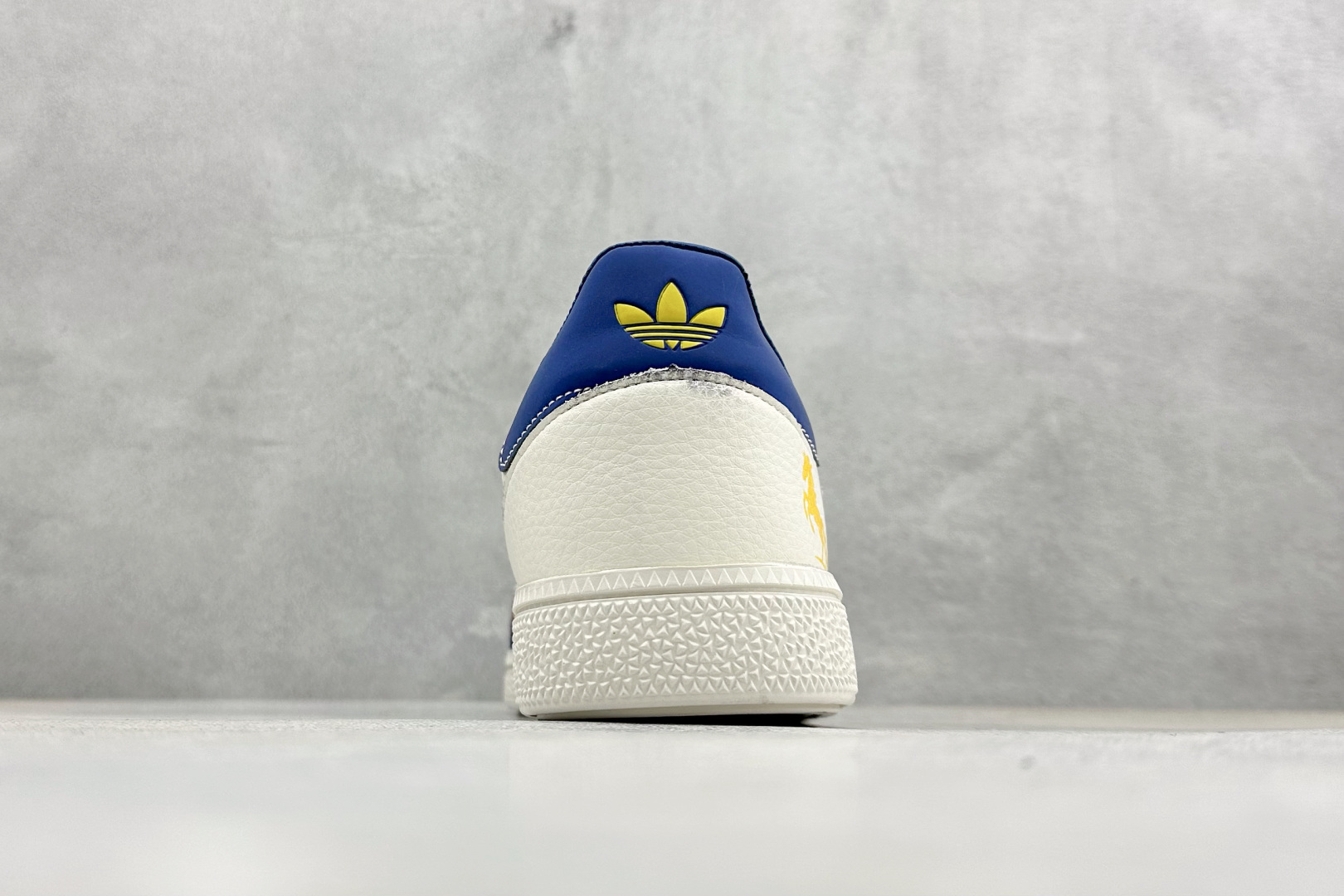 Adidas Handball Spezial 马年限定 麂皮阿迪经典复古休闲板鞋 JJ2618-Top High Quatity Cheap Sneakers Fashion Clothing Clothes Bags handbags Shoes of all Brand wholesale With The best Quality And Beautiful Price from China Factory Chinese suppliers wholesaler seller Adidas Handball Spezial 马年限定 麂皮阿迪经典复古休闲板鞋 JJ2618