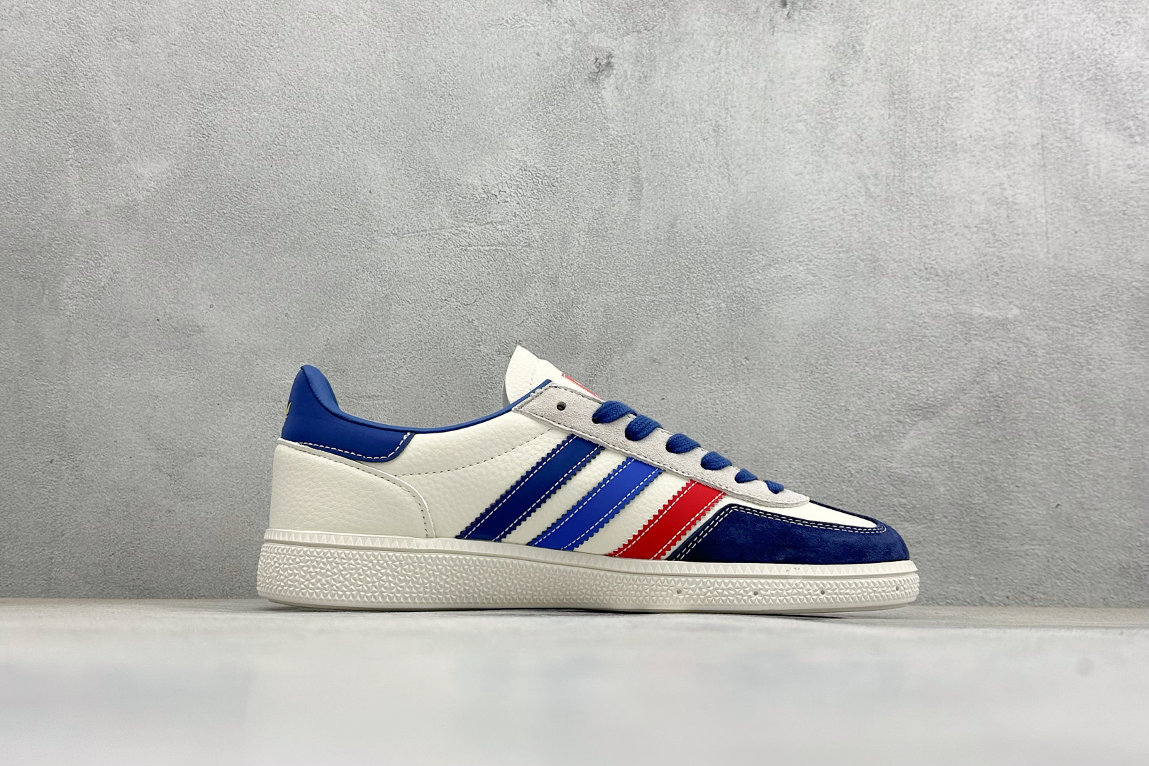Adidas Handball Spezial 马年限定 麂皮阿迪经典复古休闲板鞋 JJ2618-Top High Quatity Cheap Sneakers Fashion Clothing Clothes Bags handbags Shoes of all Brand wholesale With The best Quality And Beautiful Price from China Factory Chinese suppliers wholesaler seller Adidas Handball Spezial 马年限定 麂皮阿迪经典复古休闲板鞋 JJ2618