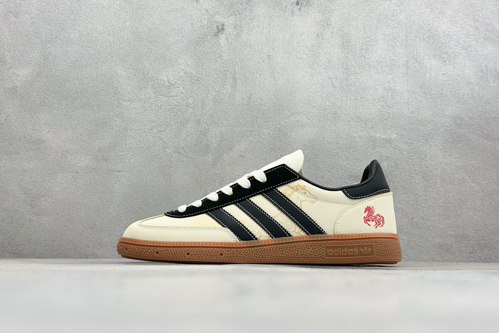 240 Adidas Handball Spezial 马年限定 麂皮阿迪经典复古休闲板鞋 JJ2622