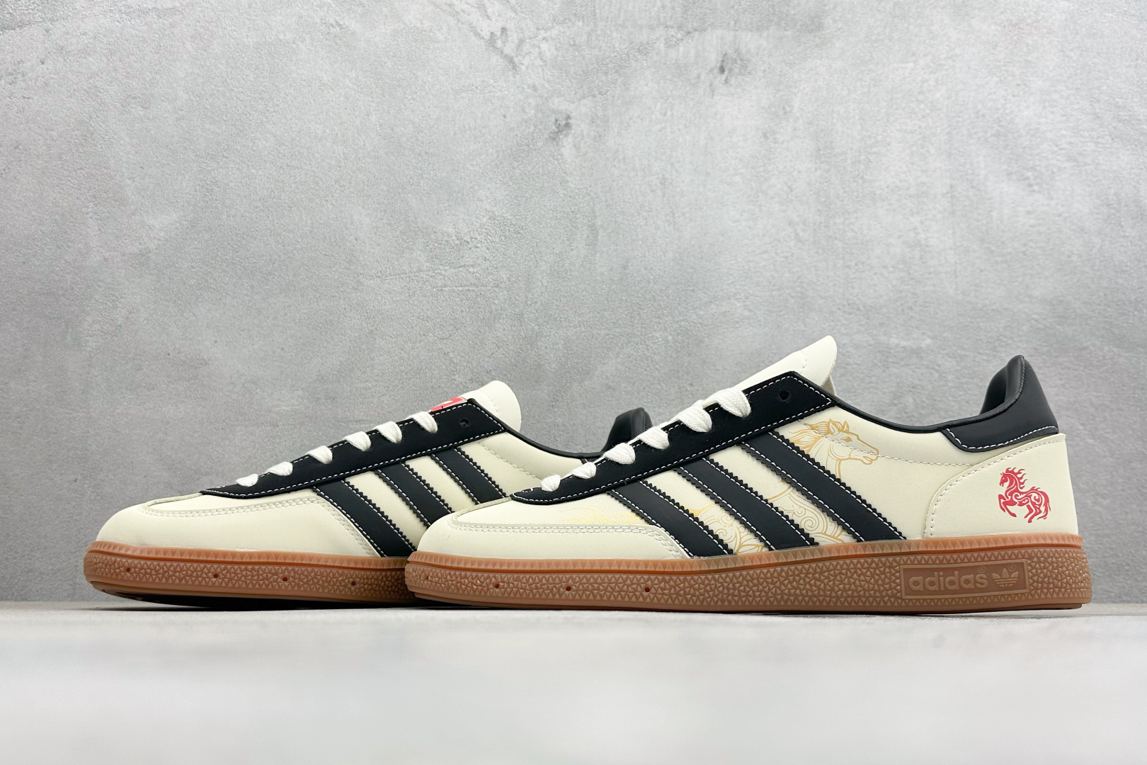 240 Adidas Handball Spezial 马年限定 麂皮阿迪经典复古休闲板鞋 JJ2622
