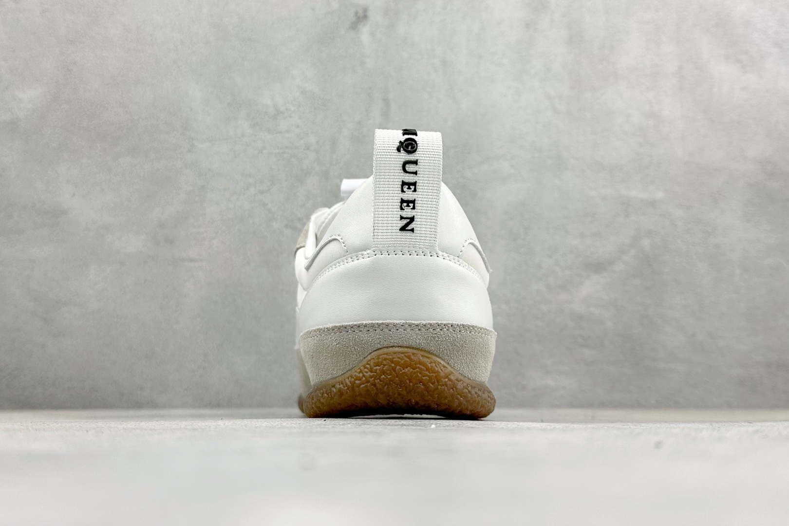 MCQUEEN麦昆26早春新品情侣款EC1白色复古风格美学运动鞋-Top High Quatity Cheap Sneakers Fashion Clothing Clothes Bags handbags Shoes of all Brand wholesale With The best Quality And Beautiful Price from China Factory Chinese suppliers wholesaler seller MCQUEEN麦昆26早春新品情侣款EC1白色复古风格美学运动鞋