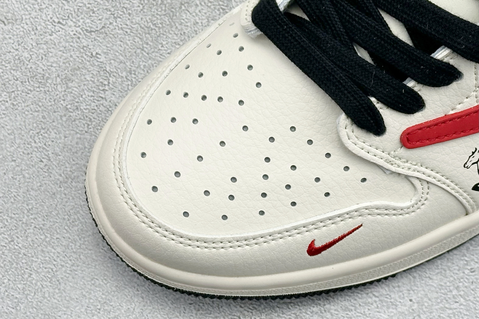 Air Jordan 1 Low AJ1 乔1 2026马年限定 高端定制 低帮倒钩复古篮球鞋 QW5288-140-Top High Quatity Cheap Sneakers Fashion Clothing Clothes Bags handbags Shoes of all Brand wholesale With The best Quality And Beautiful Price from China Factory Chinese suppliers wholesaler seller Air Jordan 1 Low AJ1 乔1 2026马年限定 高端定制 低帮倒钩复古篮球鞋 QW5288-140