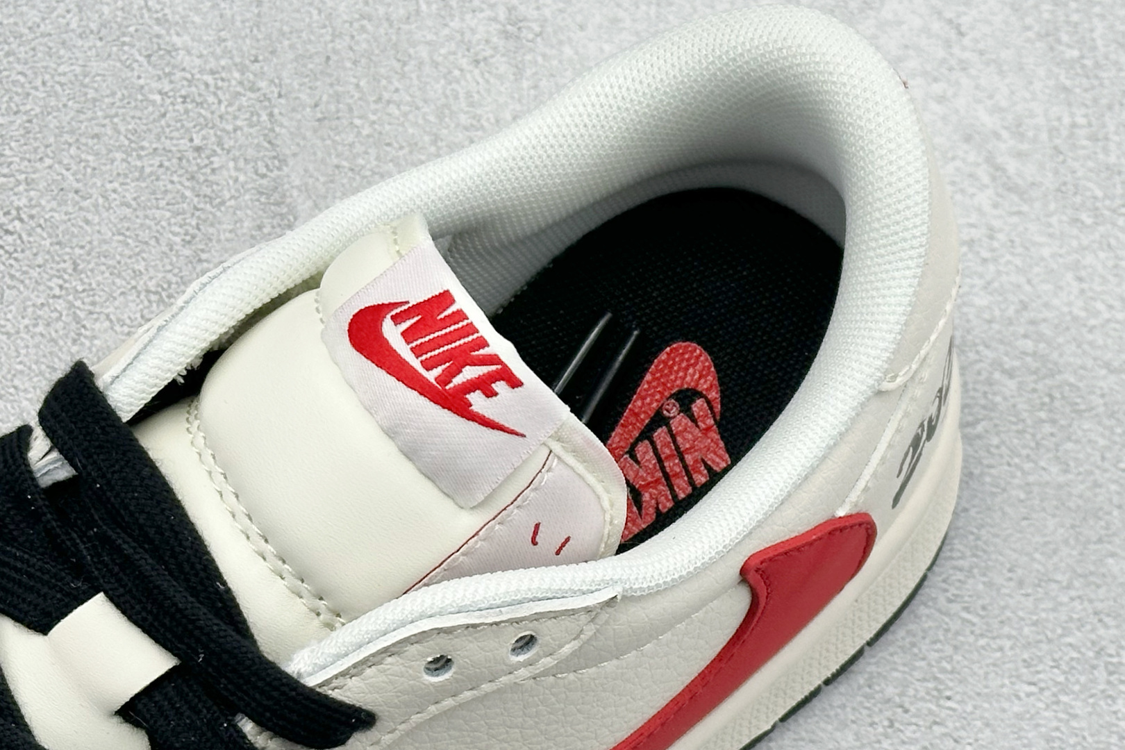 Air Jordan 1 Low AJ1 乔1 2026马年限定 高端定制 低帮倒钩复古篮球鞋 QW5288-140-Top High Quatity Cheap Sneakers Fashion Clothing Clothes Bags handbags Shoes of all Brand wholesale With The best Quality And Beautiful Price from China Factory Chinese suppliers wholesaler seller Air Jordan 1 Low AJ1 乔1 2026马年限定 高端定制 低帮倒钩复古篮球鞋 QW5288-140