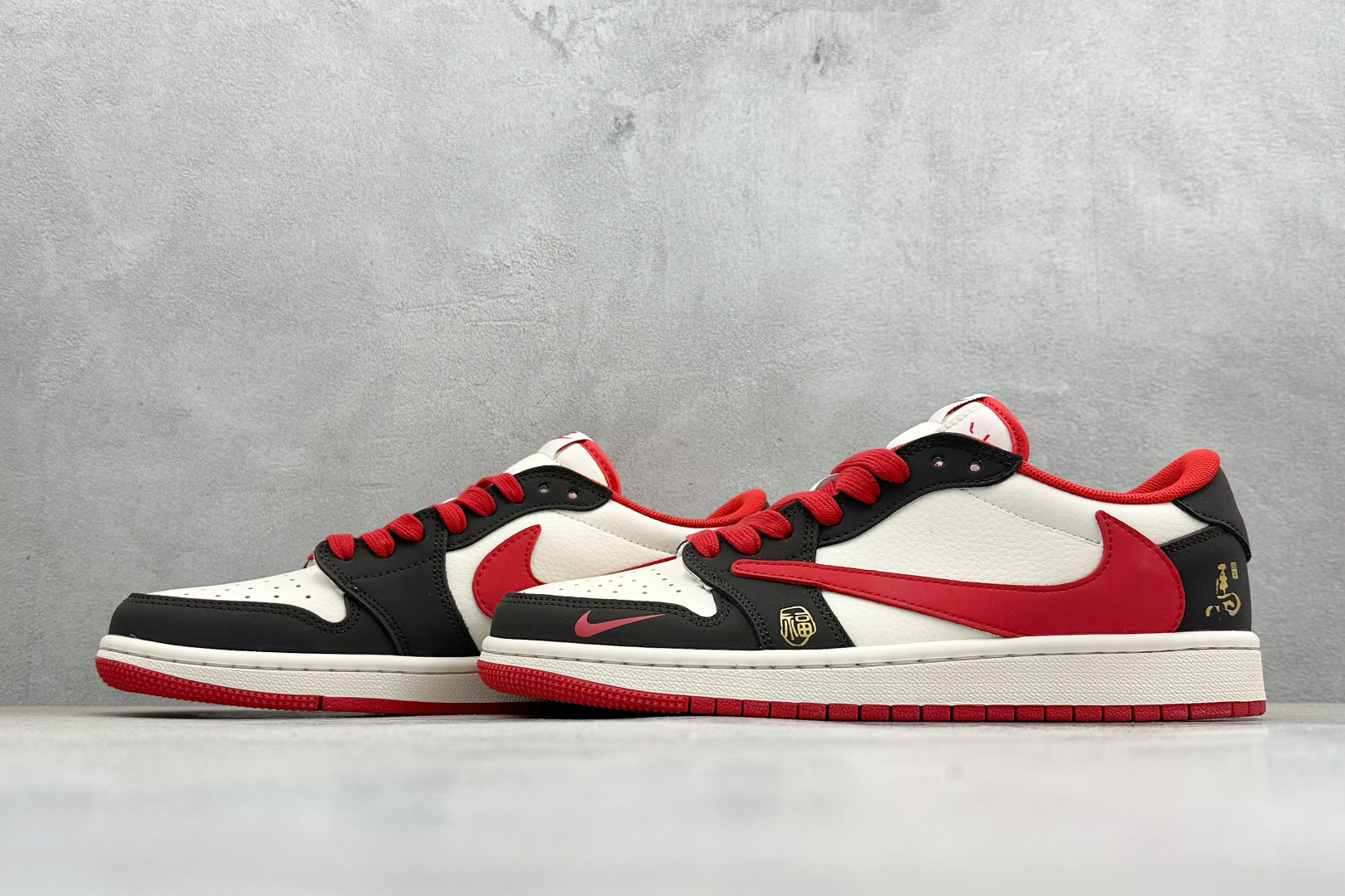 Air Jordan 1 Low AJ1 乔1 马年限定 高端定制 低帮倒钩复古篮球鞋 MZ9588-828-Top High Quatity Cheap Sneakers Fashion Clothing Clothes Bags handbags Shoes of all Brand wholesale With The best Quality And Beautiful Price from China Factory Chinese suppliers wholesaler seller Air Jordan 1 Low AJ1 乔1 马年限定 高端定制 低帮倒钩复古篮球鞋 MZ9588-828