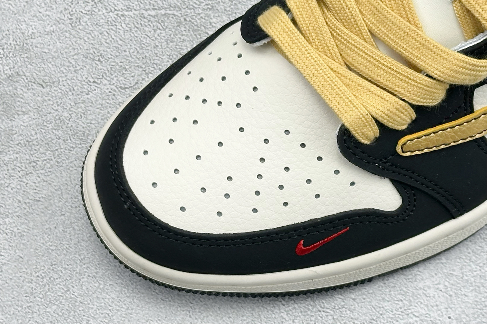Air Jordan 1 Low AJ1 乔1 马年限定 高端定制 低帮倒钩复古篮球鞋 HG0026-016-Top High Quatity Cheap Sneakers Fashion Clothing Clothes Bags handbags Shoes of all Brand wholesale With The best Quality And Beautiful Price from China Factory Chinese suppliers wholesaler seller Air Jordan 1 Low AJ1 乔1 马年限定 高端定制 低帮倒钩复古篮球鞋 HG0026-016