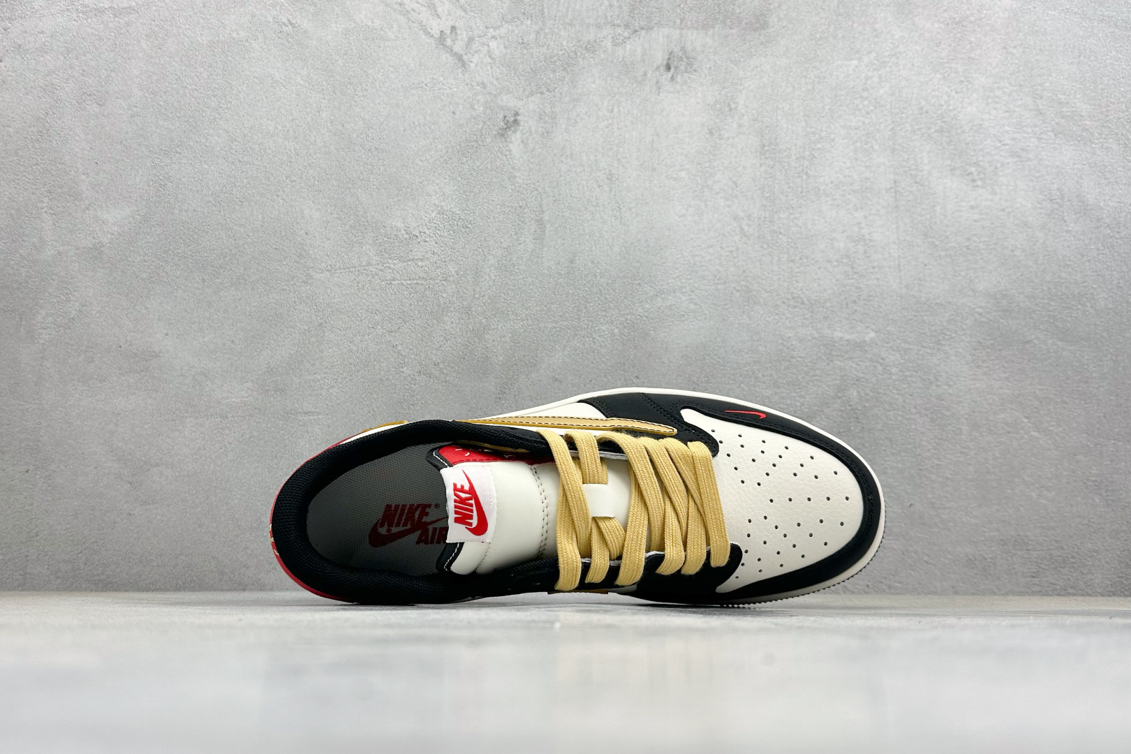 Air Jordan 1 Low AJ1 乔1 马年限定 高端定制 低帮倒钩复古篮球鞋 HG0026-016-Top High Quatity Cheap Sneakers Fashion Clothing Clothes Bags handbags Shoes of all Brand wholesale With The best Quality And Beautiful Price from China Factory Chinese suppliers wholesaler seller Air Jordan 1 Low AJ1 乔1 马年限定 高端定制 低帮倒钩复古篮球鞋 HG0026-016